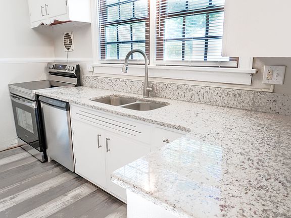 5th image of 7417 Wentworth Ave