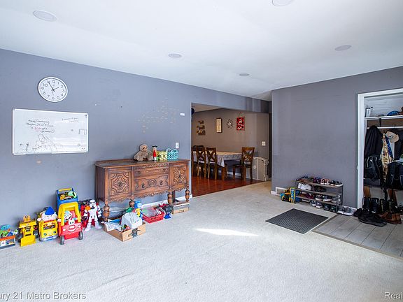 4th image of 6101 Belsay Rd