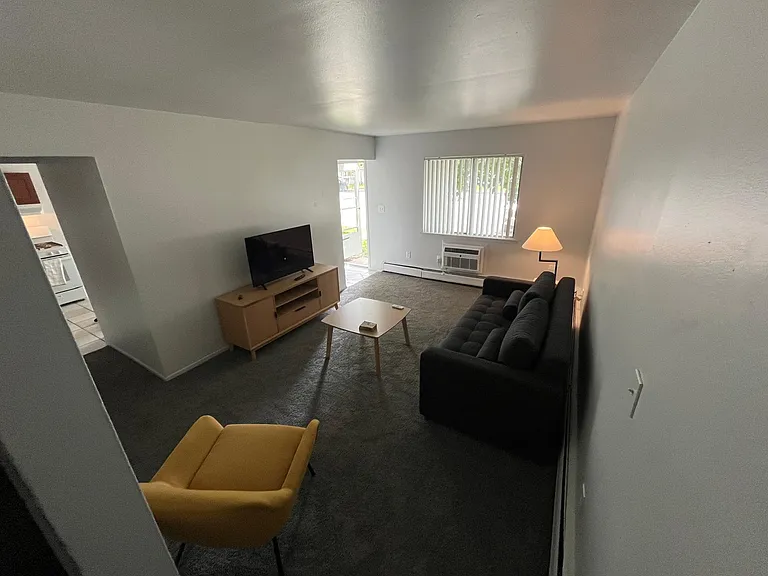 San Dee Townhomes — Photo 6