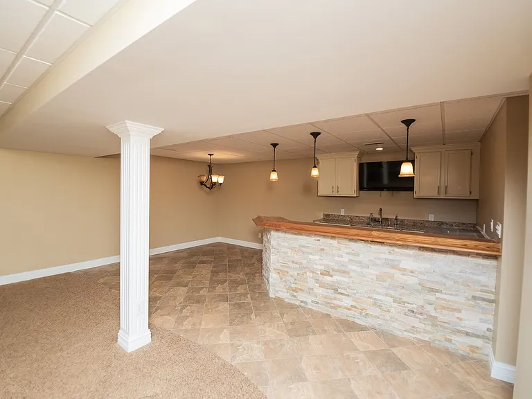 405 Galway Dr — Photo 43