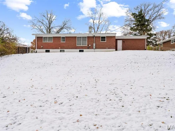 2327 Fair Acres Rd, Saint Louis, MO 63136