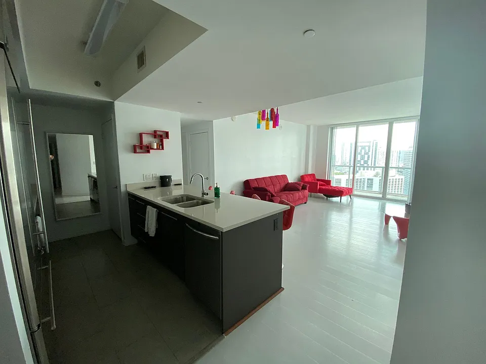 500 Brickell Ave #3303