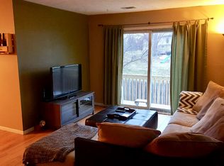 2426 E 51st St APT D, Davenport, IA 52807