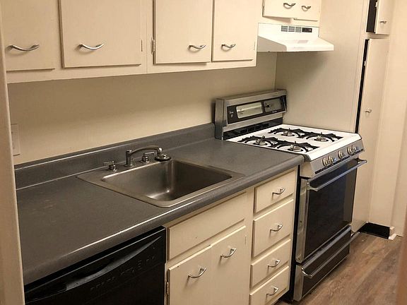 4th image of 604-36 S Washington Sq #310