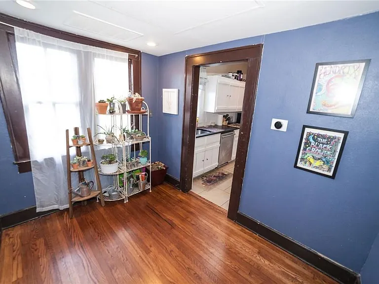 4038 Roswell St — Photo 9
