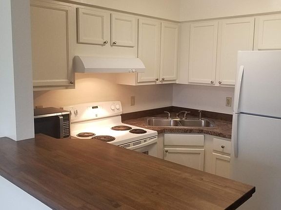 2nd image of 739 C Ave