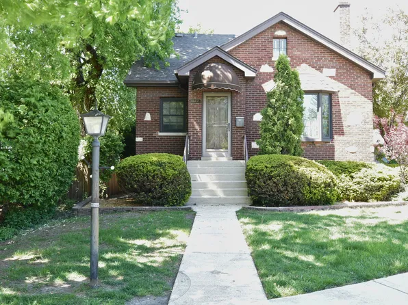 8502 Parkview Ave, Brookfield, IL 60513