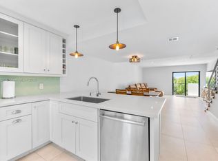 6901 Edgewater Dr APT 328, Coral Gables, FL 33133