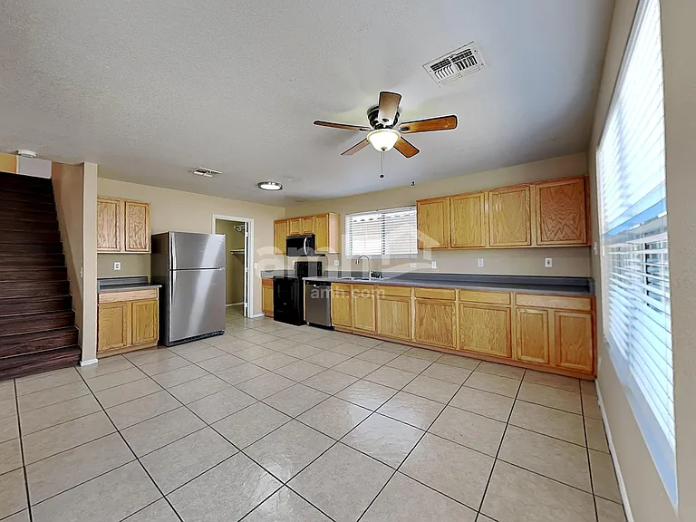 3279 S Bowman Rd — Photo 3