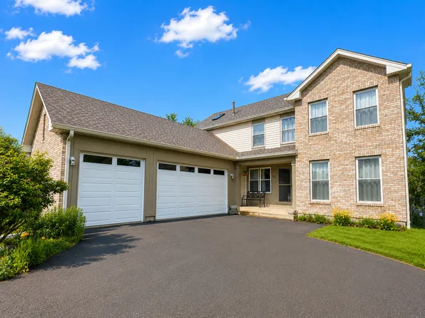 81 Misty Hill Ln, Hainesville, IL 60030