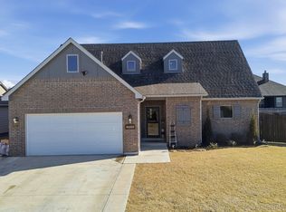 215 W 52nd St, Sand Springs, OK 74063