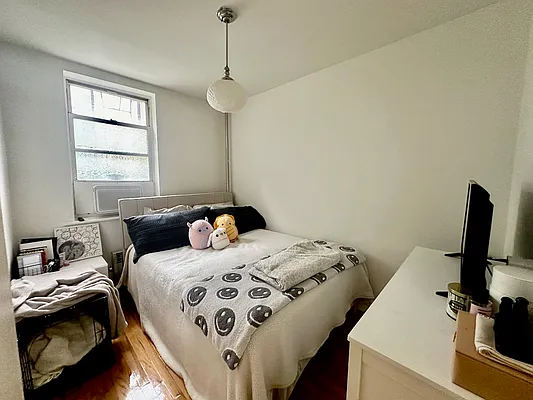 Rented by Corcoran | media 15