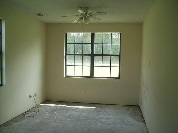 5th image of 2384 Oleander Ave