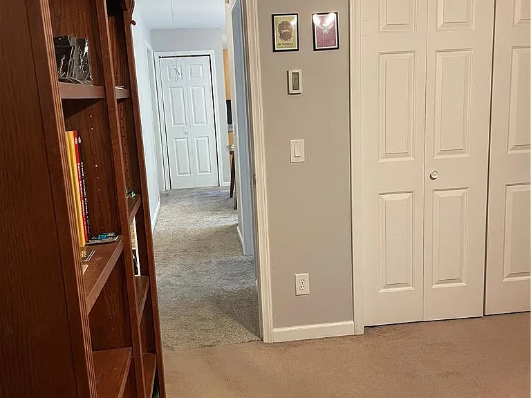 1037 Maplewood Dr — Photo 29