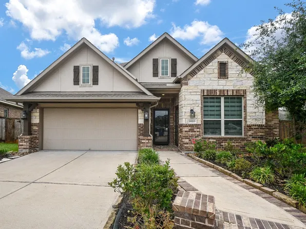 19203 Presa Canyon Dr, Cypress, TX 77433