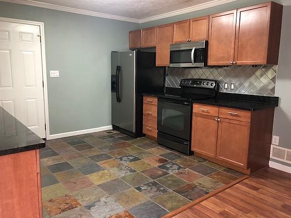 4th image of 111 Laurel Ct