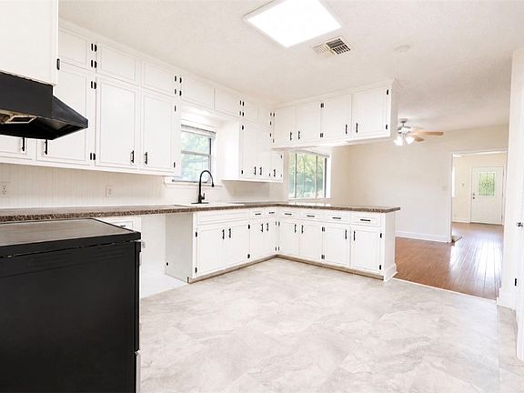 5th image of 633 Tutt Ave