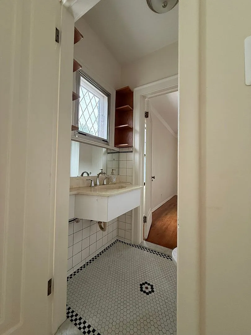 Charming 4BR House in Grosse Pointe — Photo 4