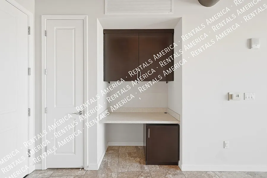 Beautiful 1 Bedroom in the Heart of Downtown Phoenix! — Photo 2