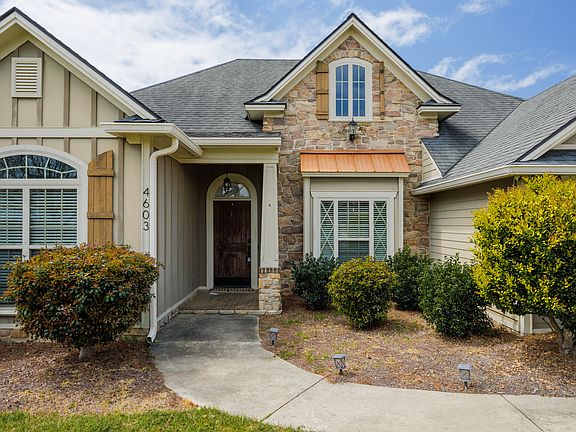 2nd image of 4603 Amelia Cir