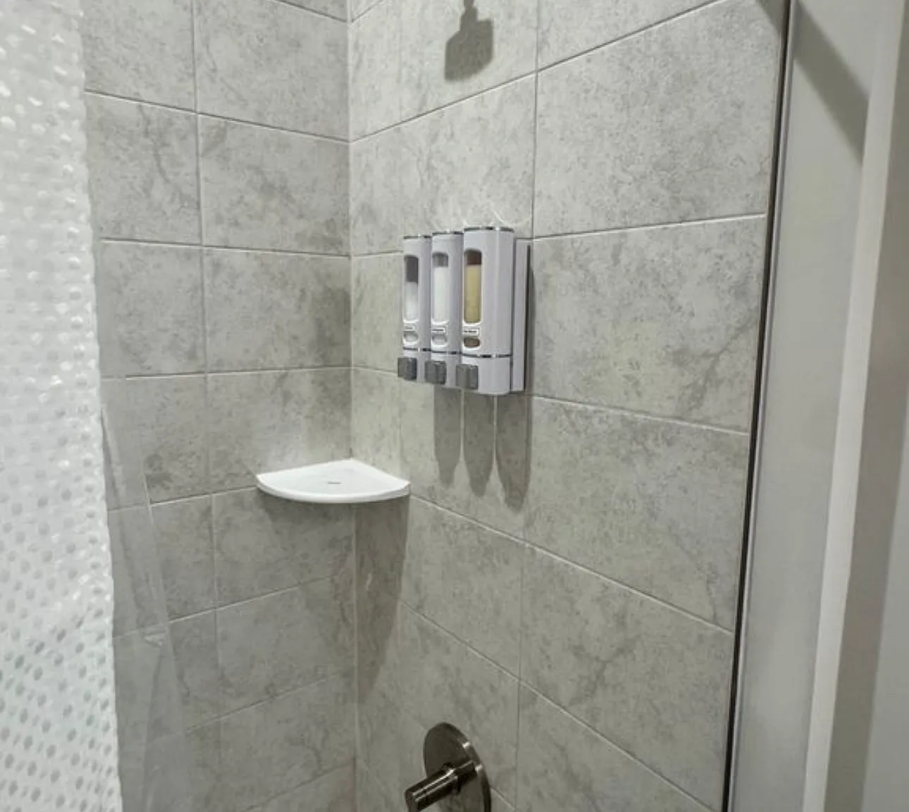 4 bed, 3.5 bath, 2000 sqft, $900 — Photo 3