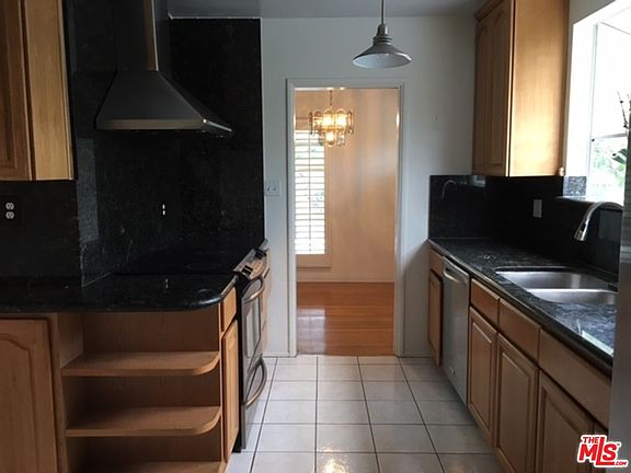 5th image of 1533 Kempton Ave