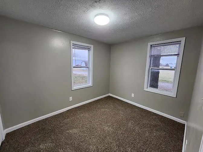 903 South Ave — Photo 4