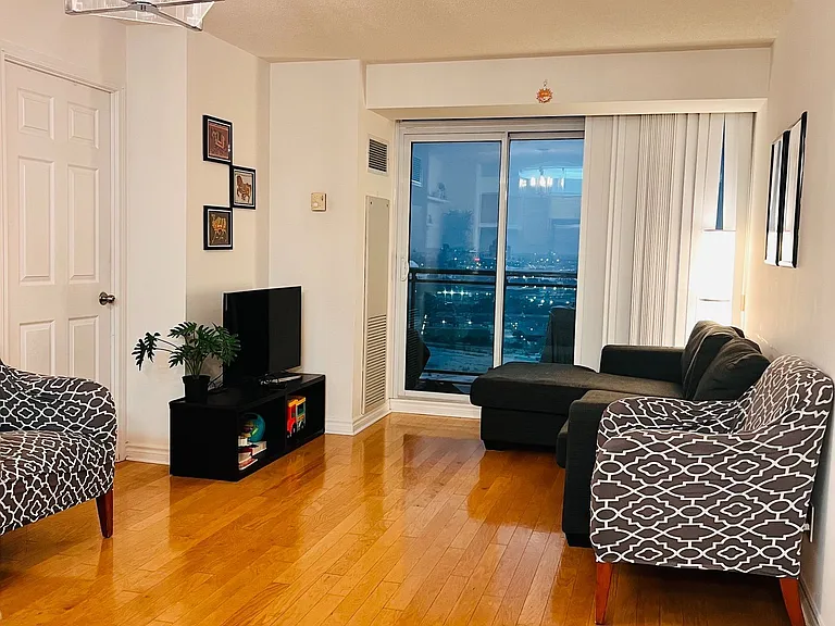 88 Grangeway Ave #1807 — Photo 3