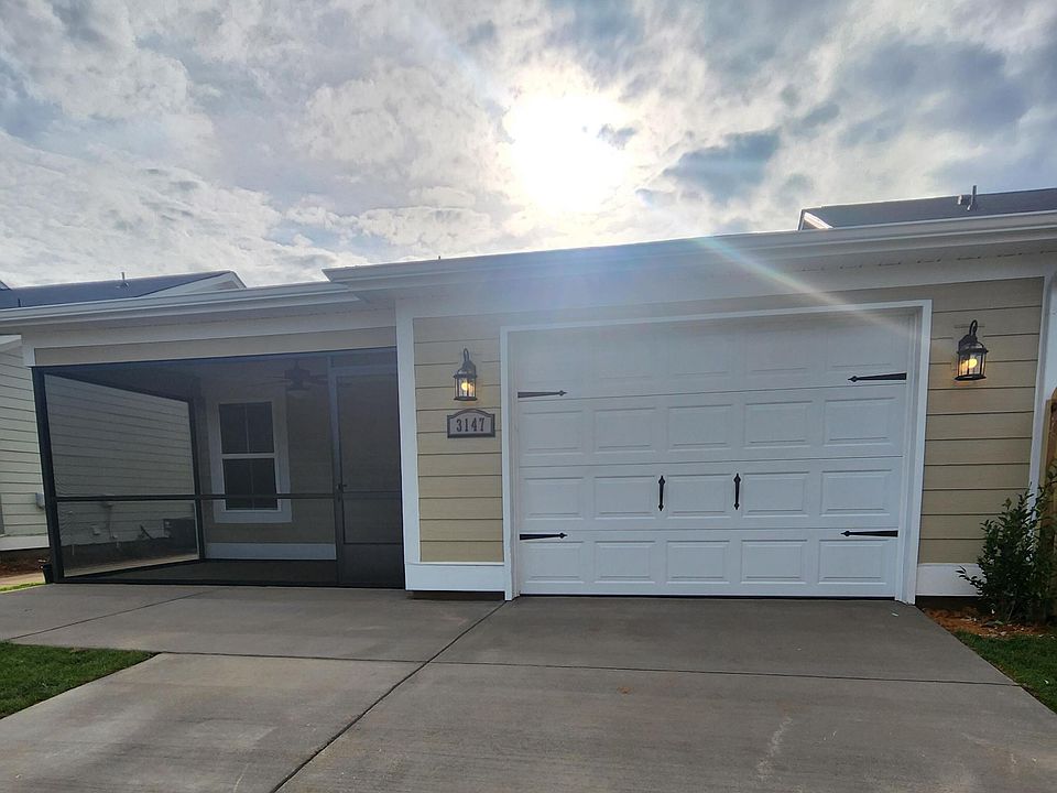 2nd image of 3147 Stanhope Drive