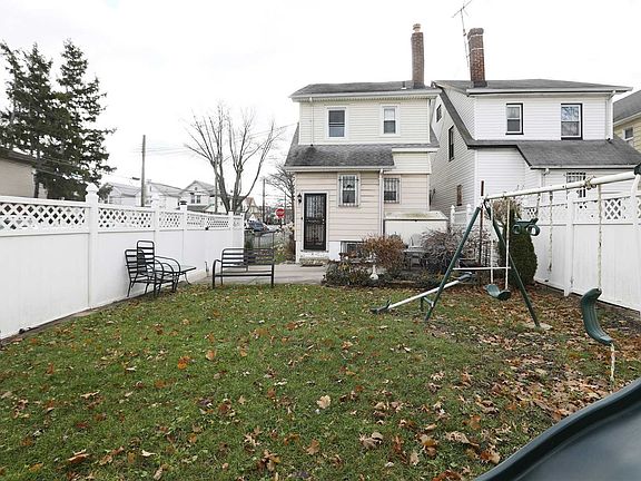 3rd image of 21419 104th Ave