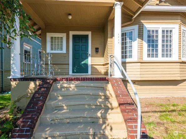 1712 N 40th Street, Seattle, WA 98103