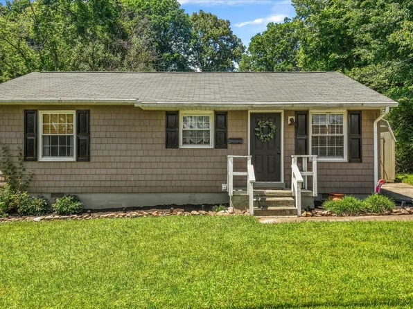 636 Robertsville Rd, Oak Ridge, TN 37830