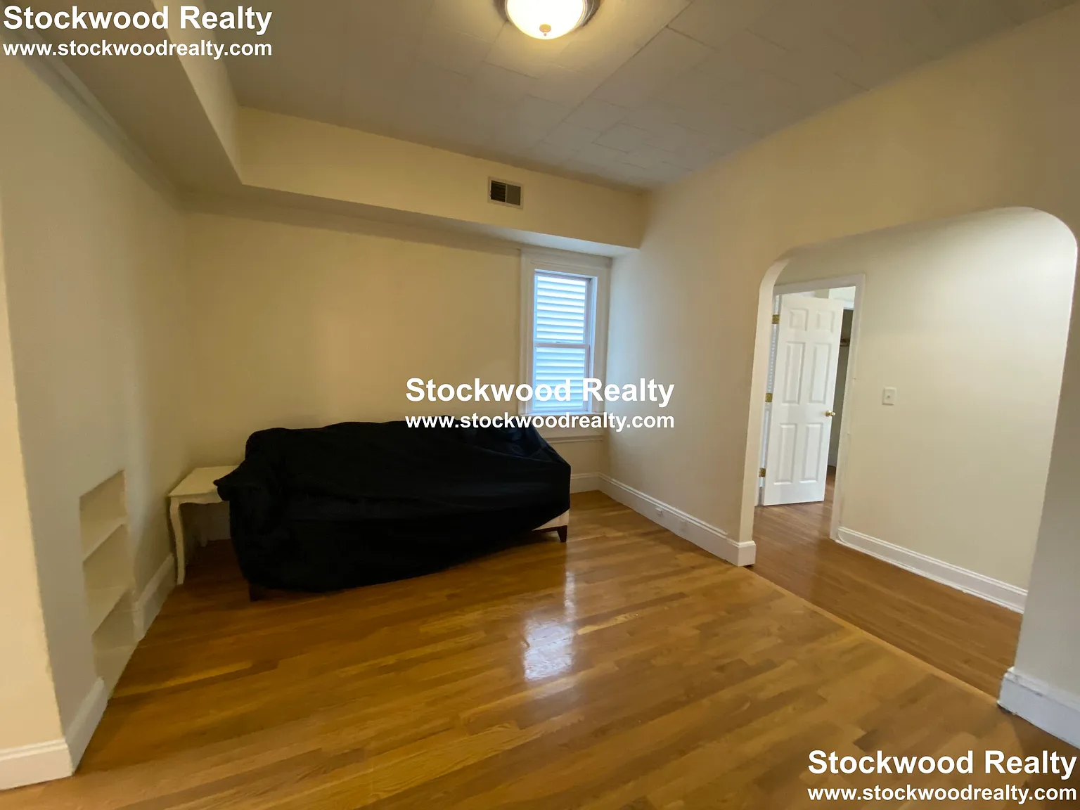 3 bed, $4,200 — Photo 3