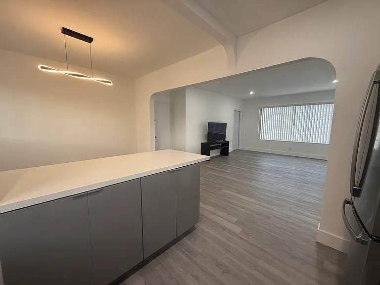 615 82nd St #3 — Photo 9