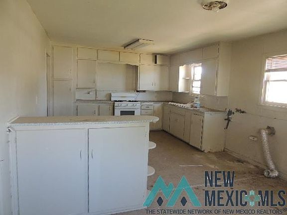 3rd image of 1415 E Pecos Dr