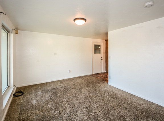 3rd image of 980 E Elva St