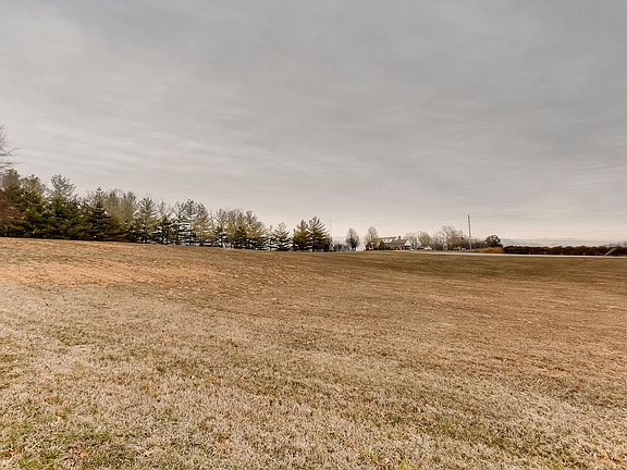 4th image of 5620 Whispering Hills Dr
