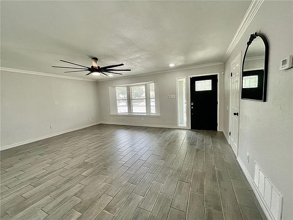 2nd image of 3353 Tiger Ln