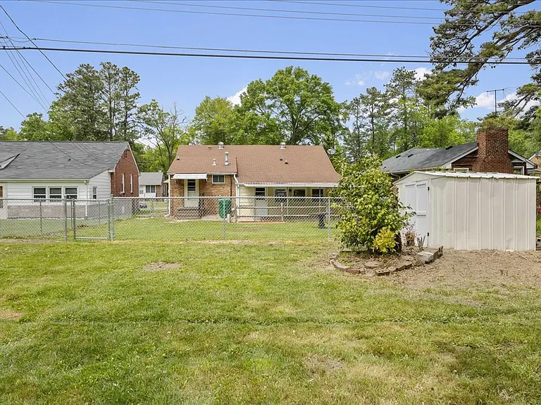 750 Hampton Rd — Photo 27