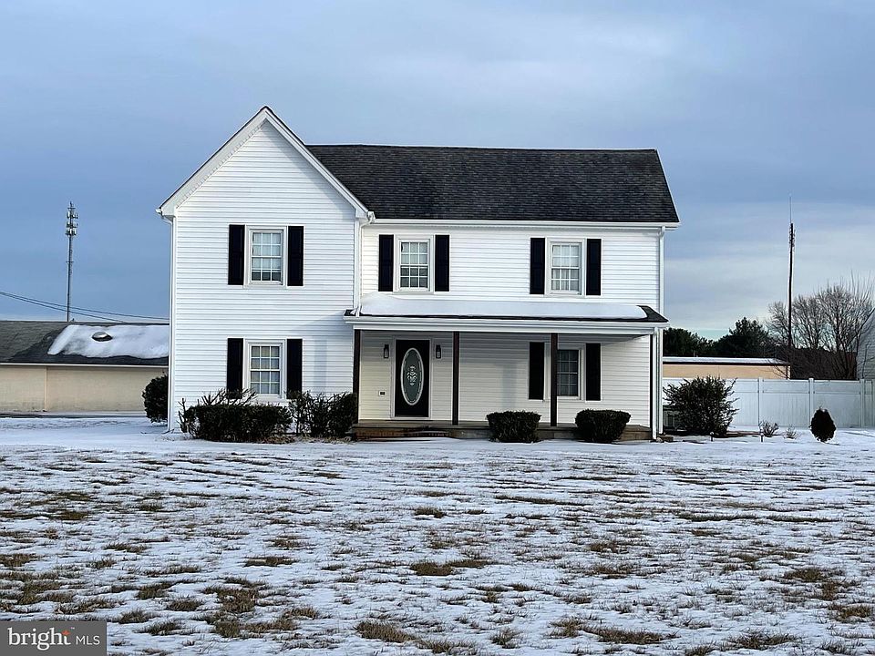 1st image of 33 Crookhorn Rd