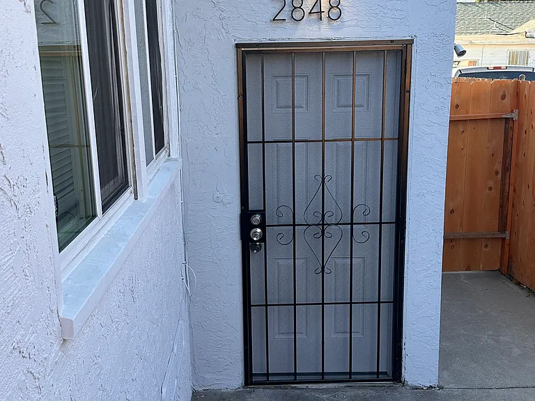 2848 Fairmount Ave — Photo 12