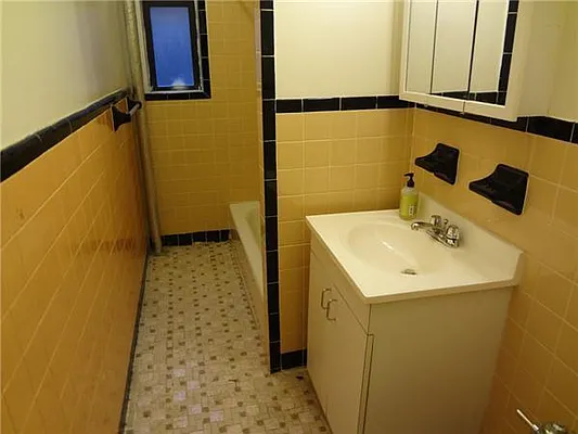 Rented by Rapid Realty Cobble Hill | media 20