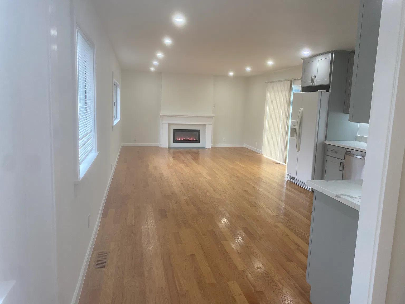 3 bed, 1464 sqft, $3,500 — Photo 2