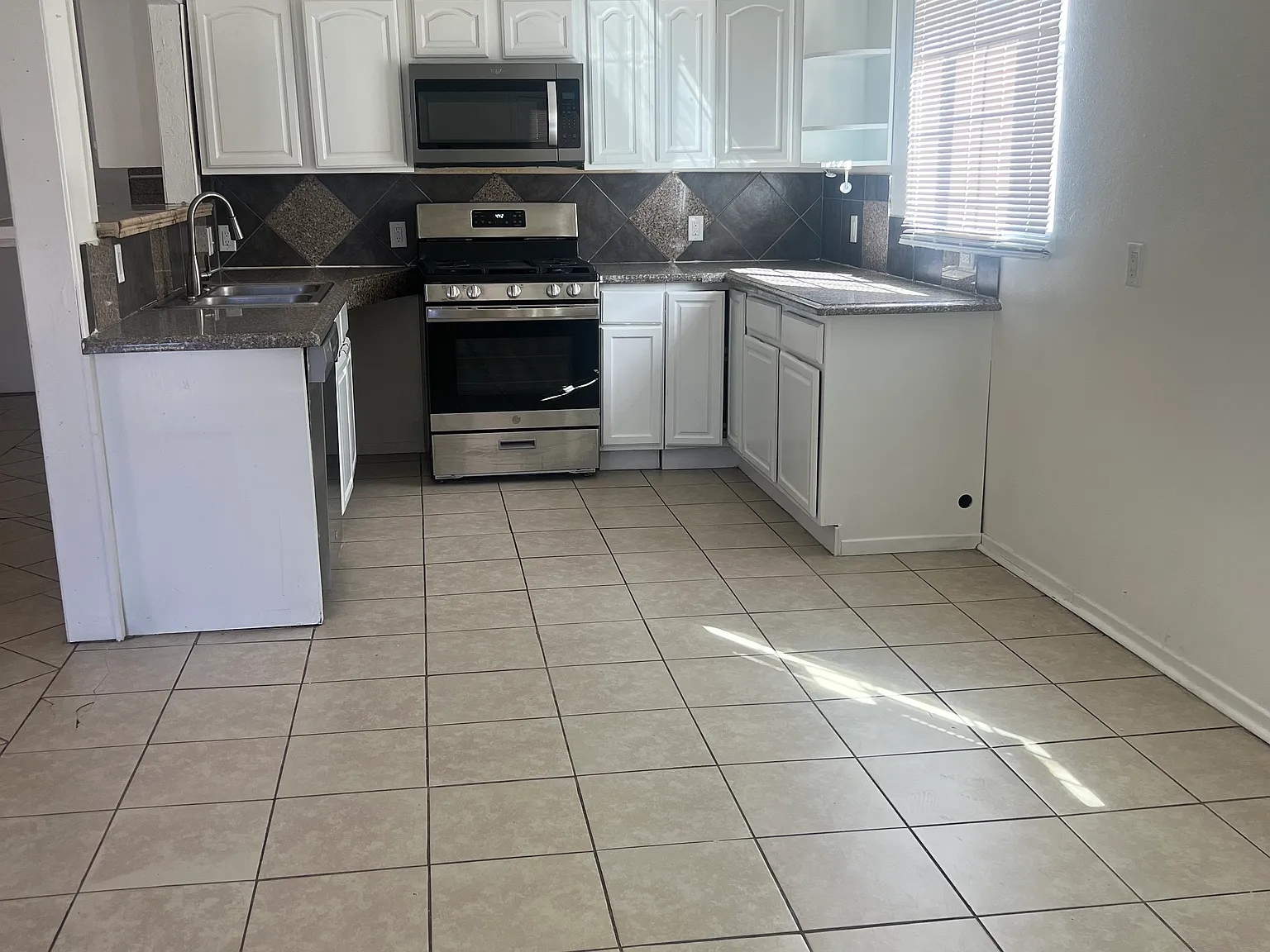 43937 Halcom Avenue — Photo 4