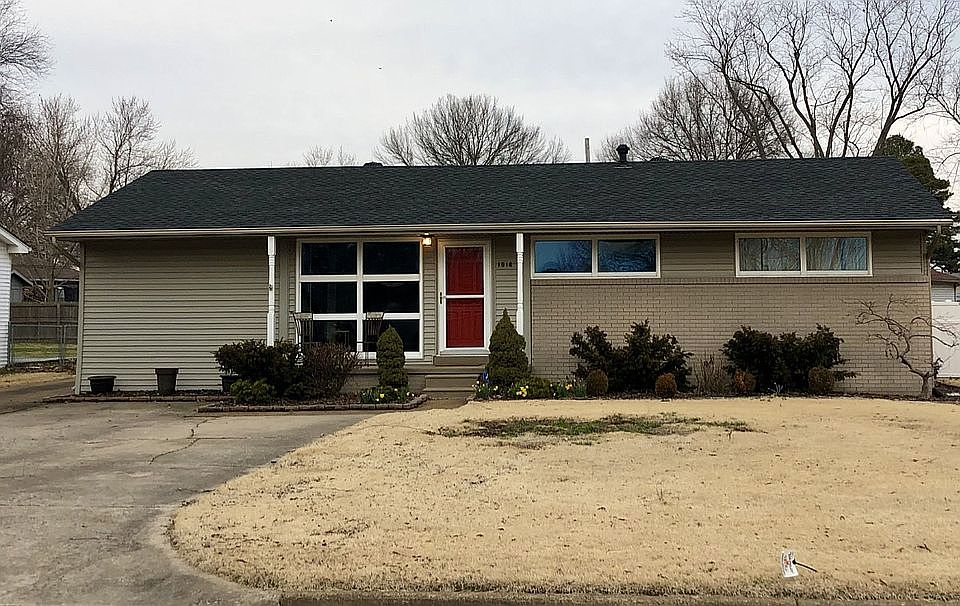 1st image of 1516 Honeysuckle Ln