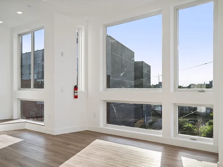 1621 Point Breeze Ave #4 — Photo 9