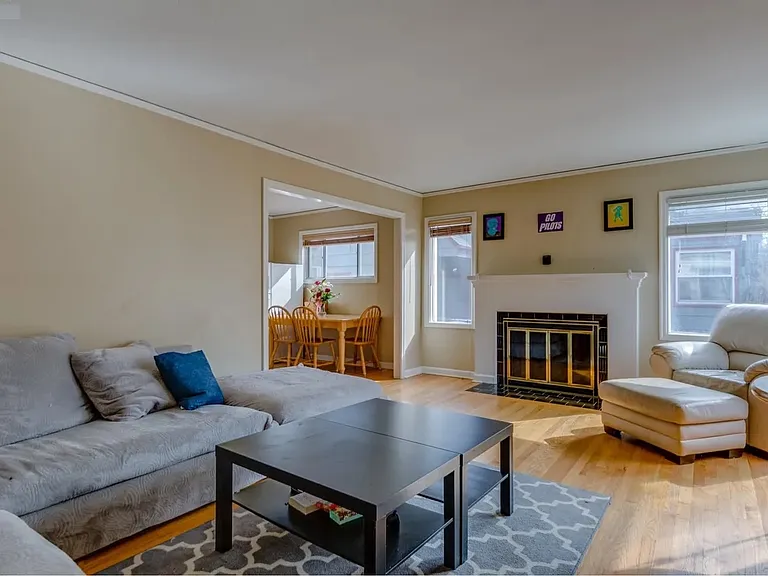 7070 N Cambridge Ave — Photo 6