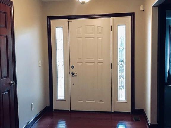 4th image of 403 Pin Oak Pl #403