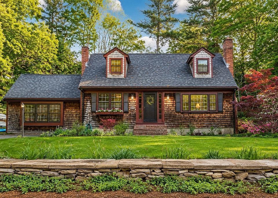1st image of 71 Forest St