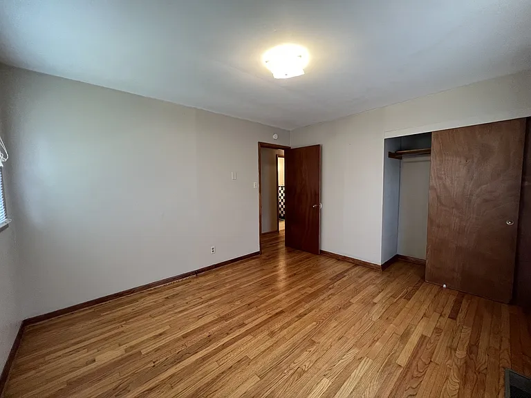 207 N Mulberry St — Photo 12